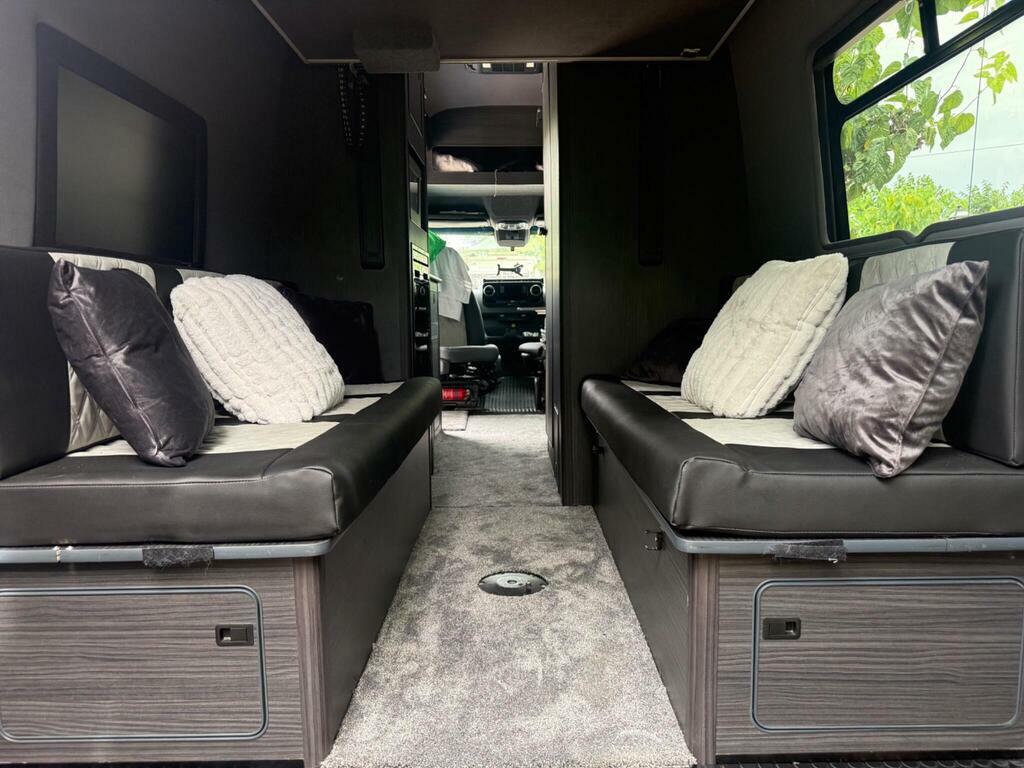 Mercedes-Benz Sprinter Panel Van White #14