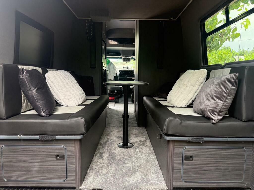 Mercedes-Benz Sprinter Panel Van White #15
