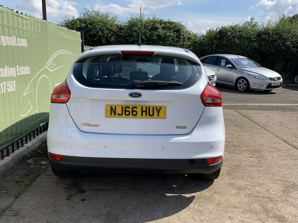 Ford Focus 1.0 T Ecoboost Zetec White #4