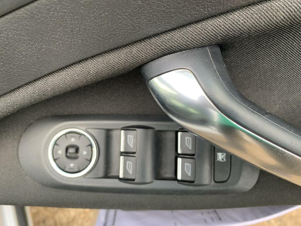 Ford Mondeo Mondeo Estate Silver #35
