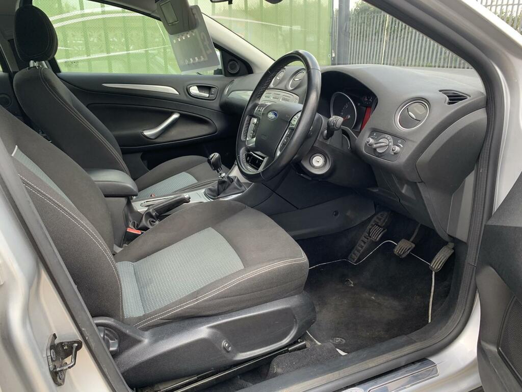 Ford Mondeo Mondeo Estate Silver #36