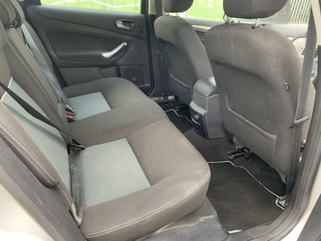 Ford Mondeo Mondeo Estate Silver #21