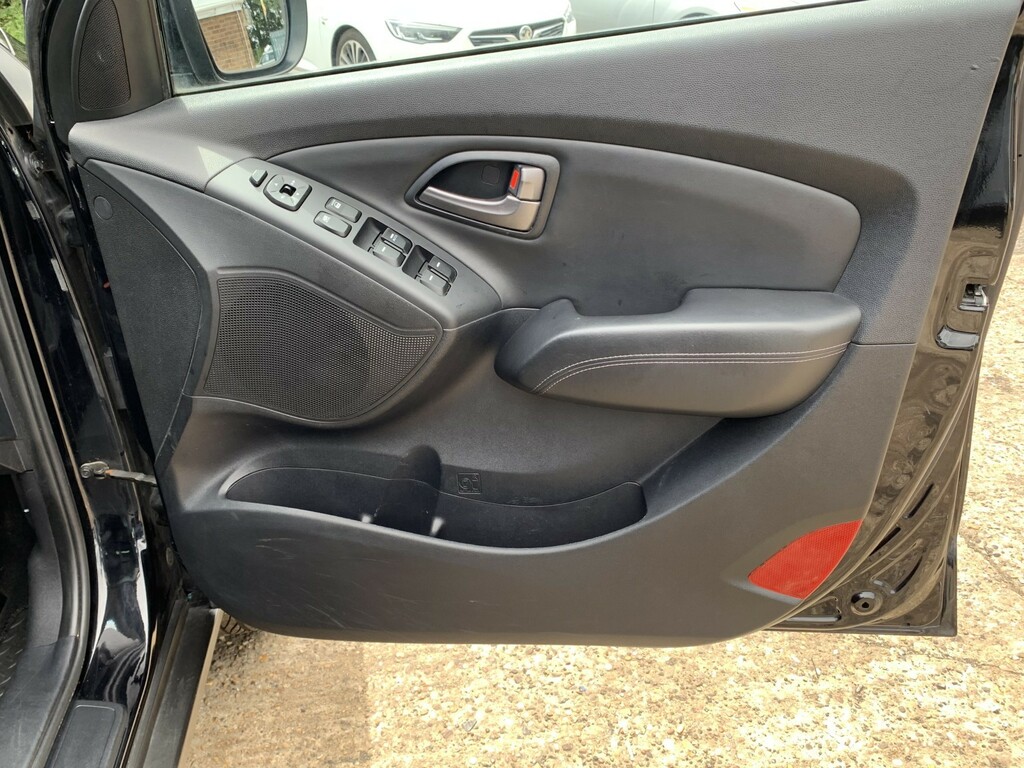 Hyundai Ix35 Suv 1.6 Gdi Se Euro 5 Nav 201616 Black #12
