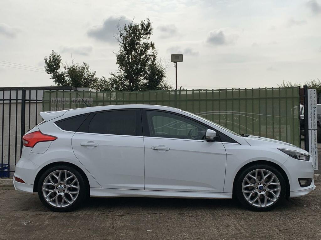 Ford Focus 1.5 T Zetec S White #4