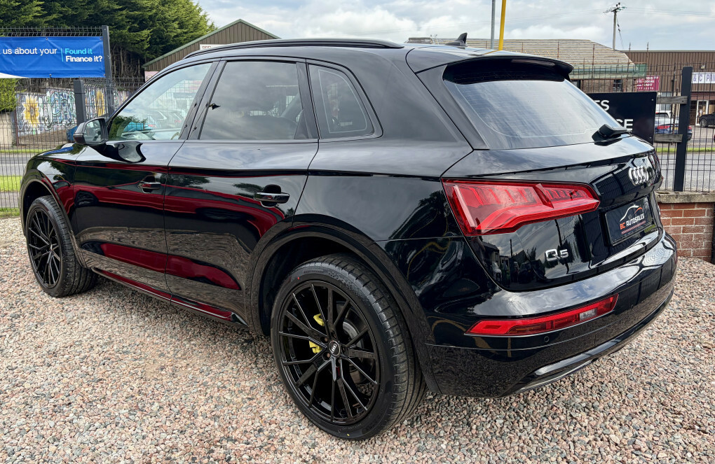 Audi Q5 Tdi Quattro Sport Black #3