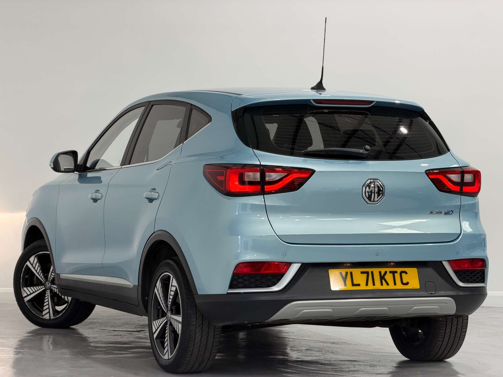 MG ZS 105Kw Exclusive Ev 45Kwh Black #3