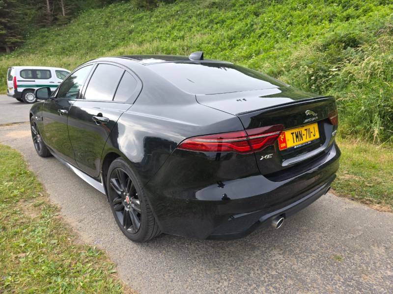 Jaguar XE 2.0 R-dynamic Se Black #5