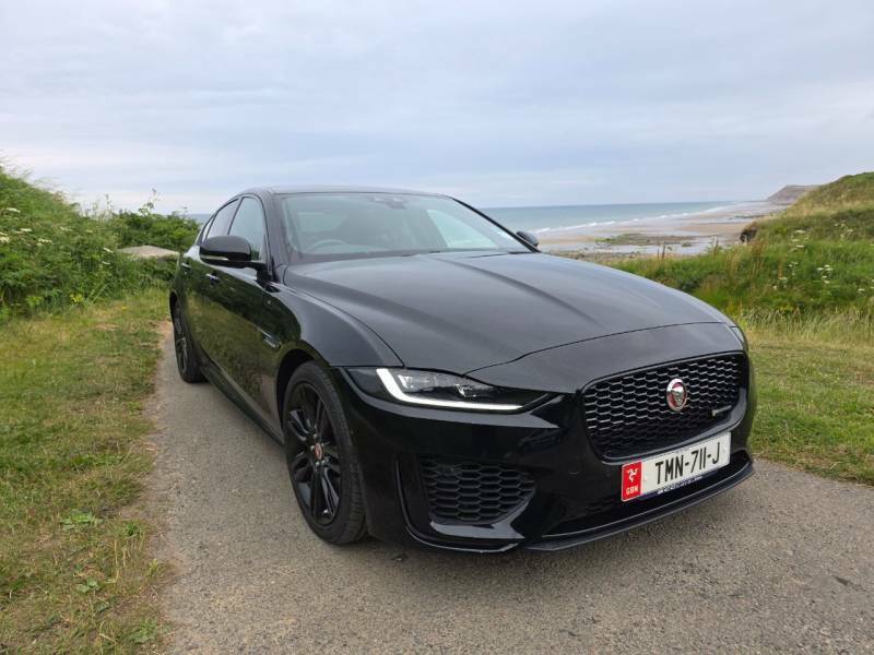 Jaguar XE 2.0 R-dynamic Se Black