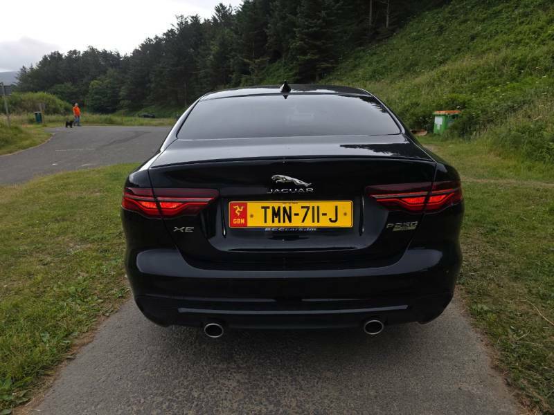 Jaguar XE 2.0 R-dynamic Se Black #4