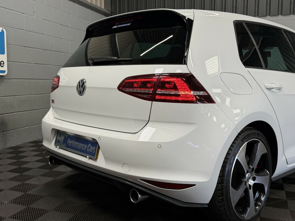 Volkswagen Golf 2.0 Tsi Bluemotion Tech Gti Performance White #3