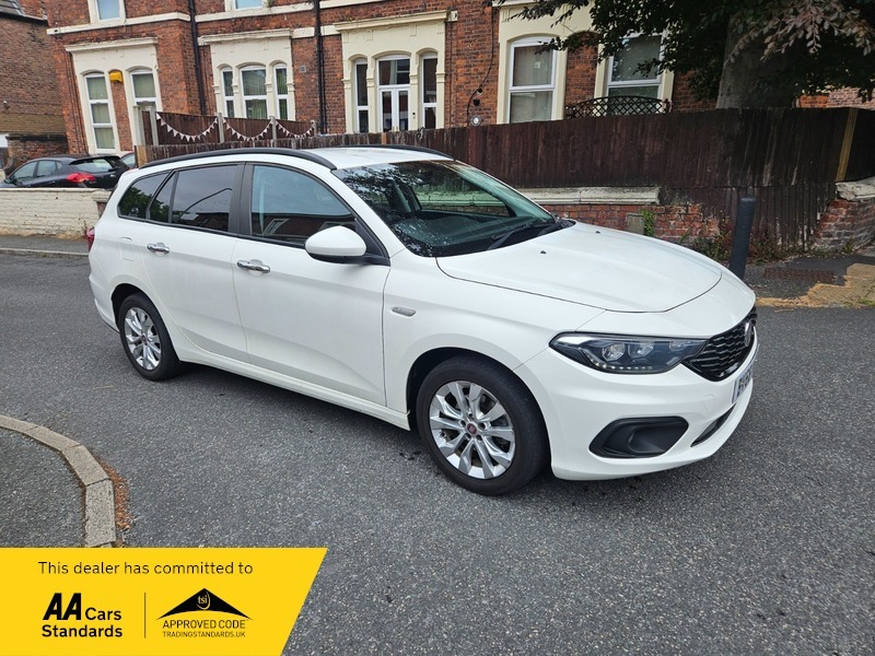 Fiat Tipo 1.4 T-jet Easy Plus White