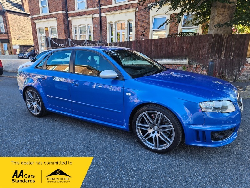 Audi RS4 4.2 Quattro Blue