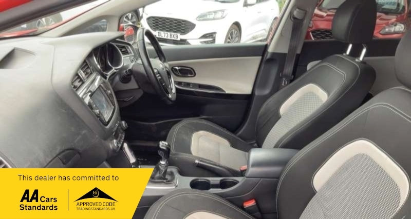 Kia Ceed Crdi 3 Isg Red #4