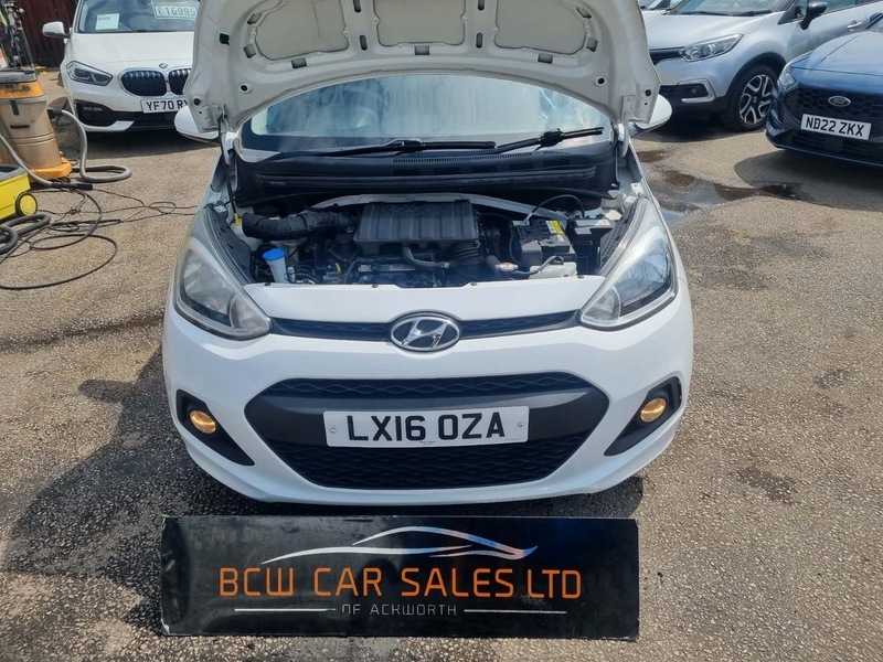 Hyundai I10 1.0 Go White #11