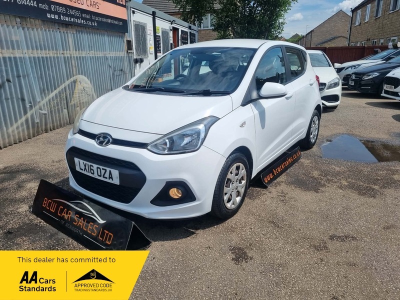 Hyundai I10 Se Blue Drive White