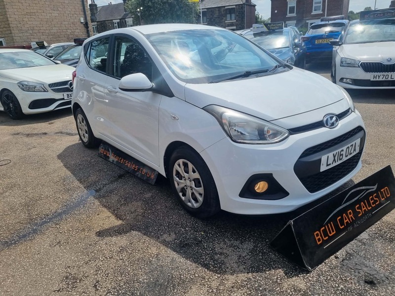 Hyundai I10 Se Blue Drive White #4