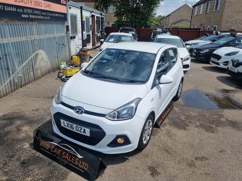 Hyundai I10 Se Blue Drive White #2
