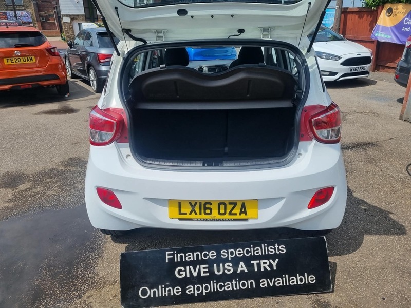 Hyundai I10 1.0 Go White #12