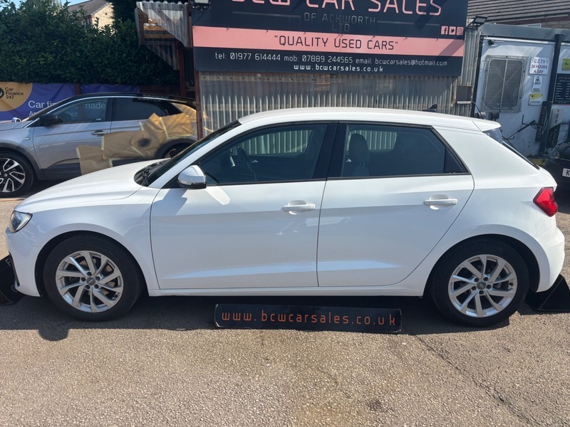 Audi A1 Sportback Tfsi Sport White #3