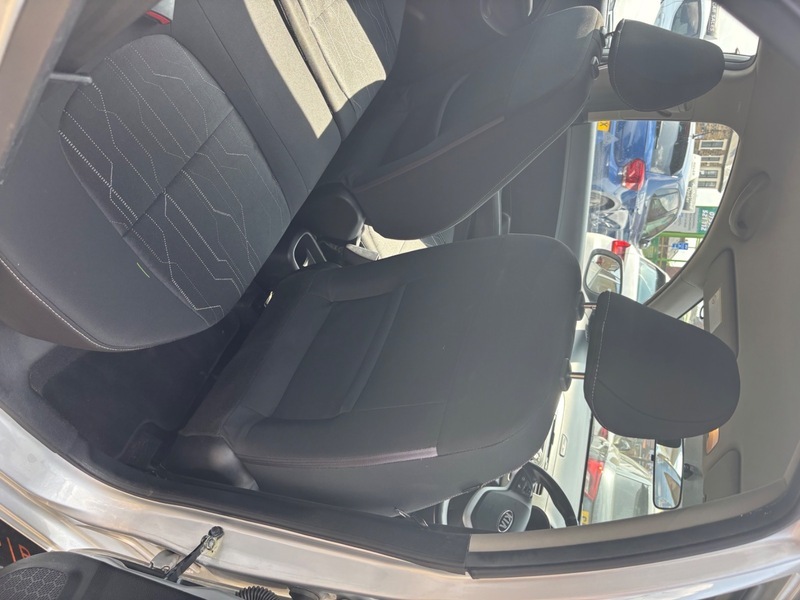 Kia Picanto Hatchback White #15