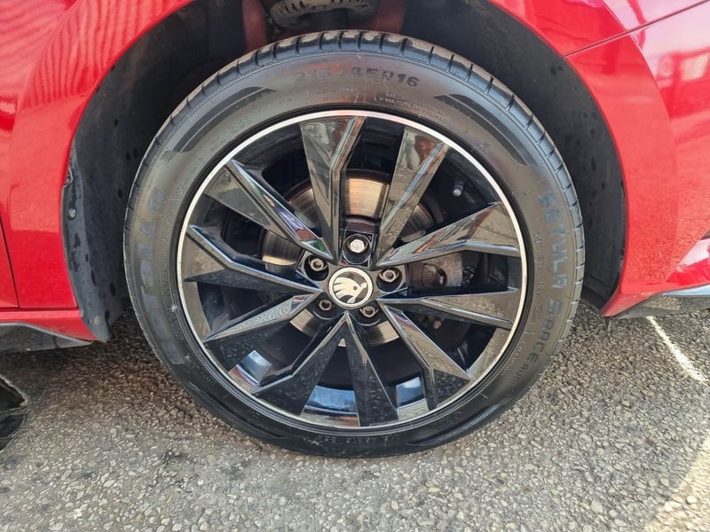 Skoda Fabia 1.0 Tsi Se Red #11