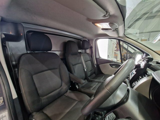 Renault Trafic 1.6 Sl27 Sport Nav Dci 120 Bhp Silver #22