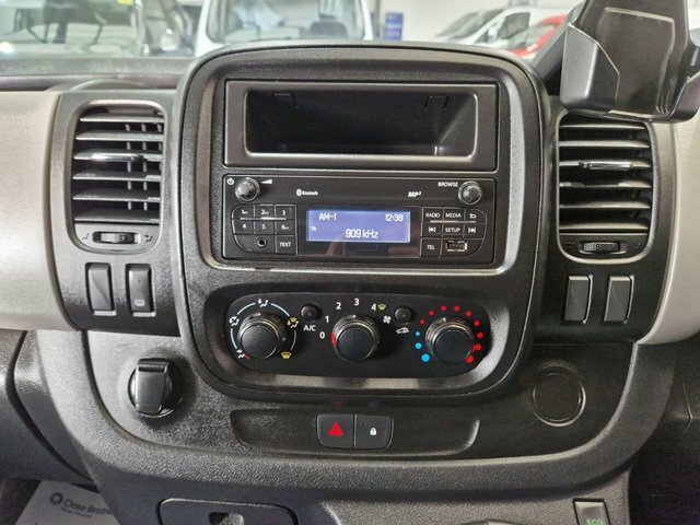 Renault Trafic 1.6 Sl27 Sport Nav Dci 120 Bhp Silver #10
