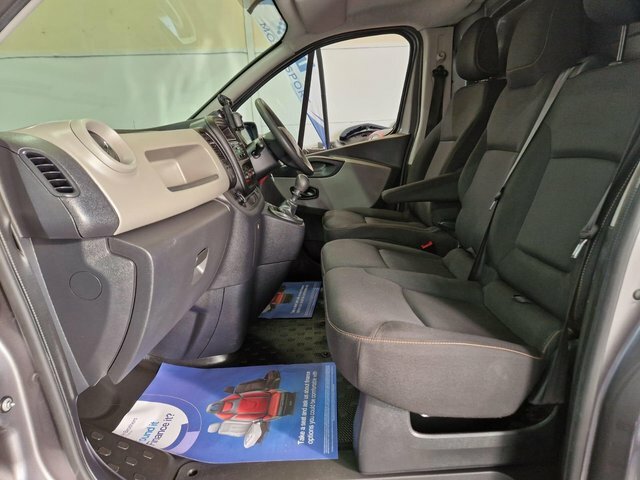 Renault Trafic 1.6 Sl27 Sport Nav Dci 120 Bhp Silver #16