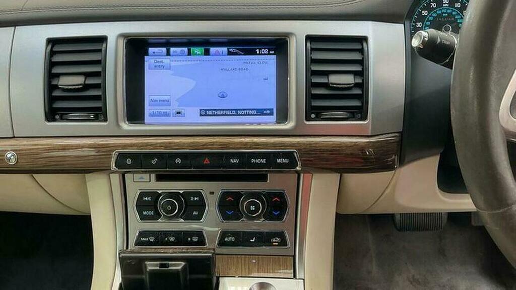 Jaguar XF 2013 13 3.0D Black #13