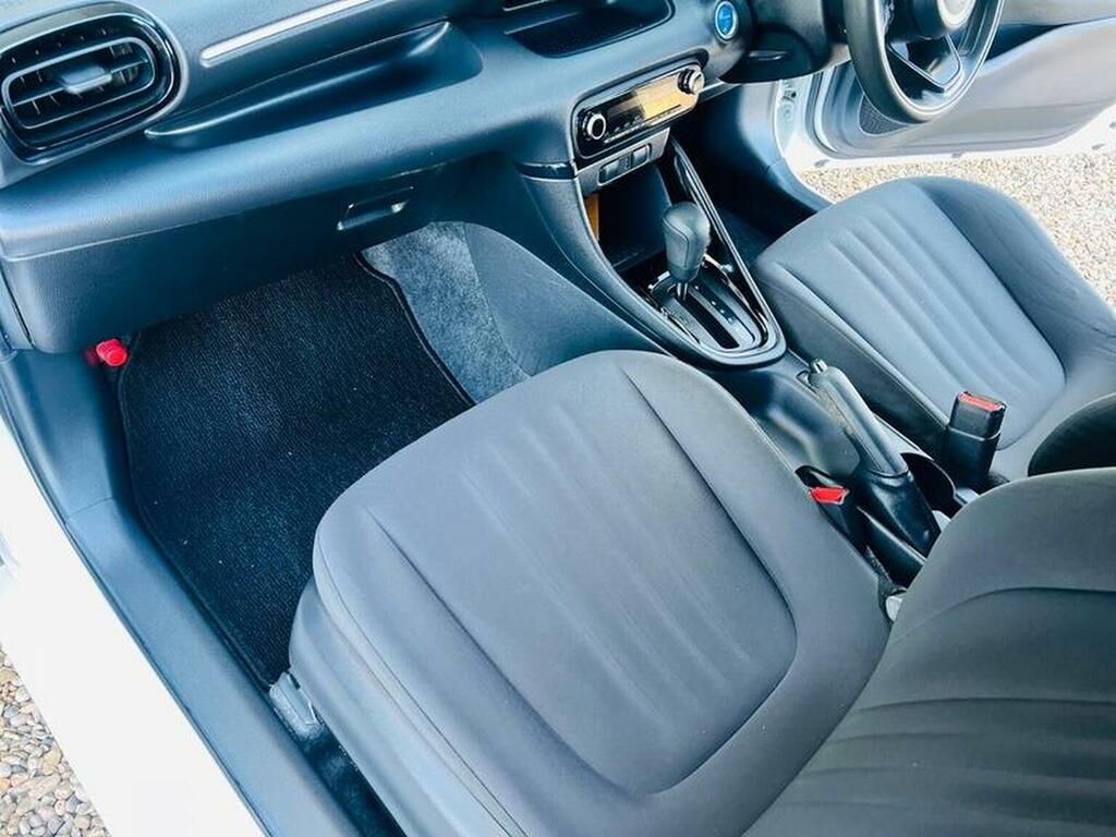 Toyota Yaris Hatchback Grey #10