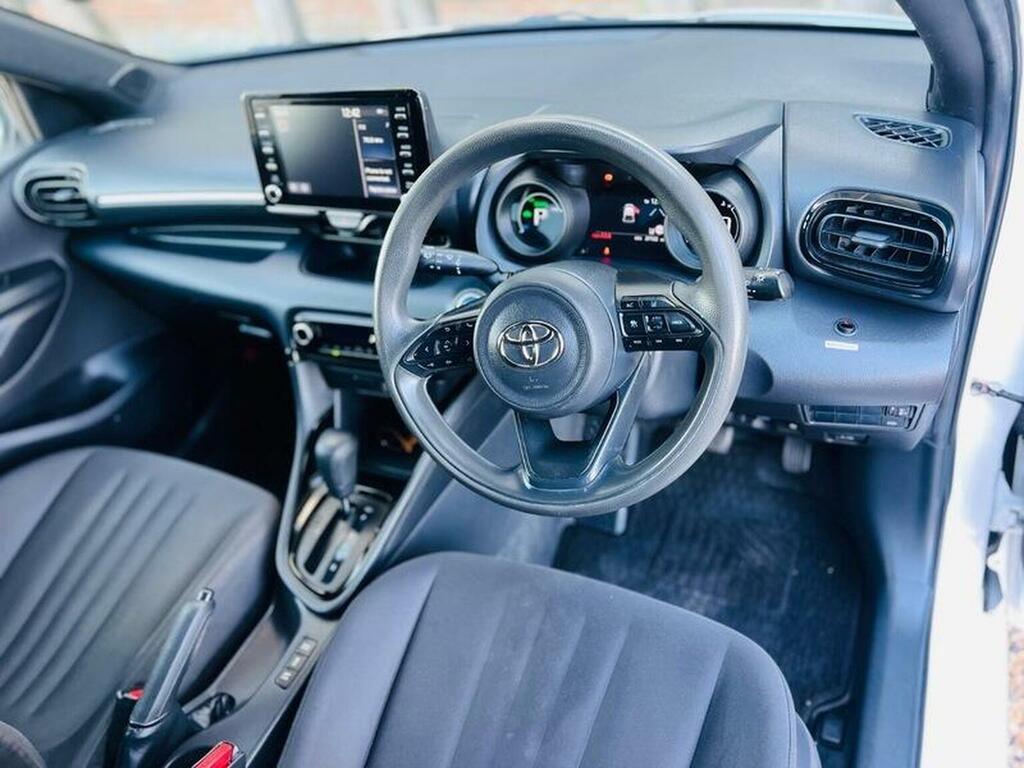 Toyota Yaris Hatchback Grey #19