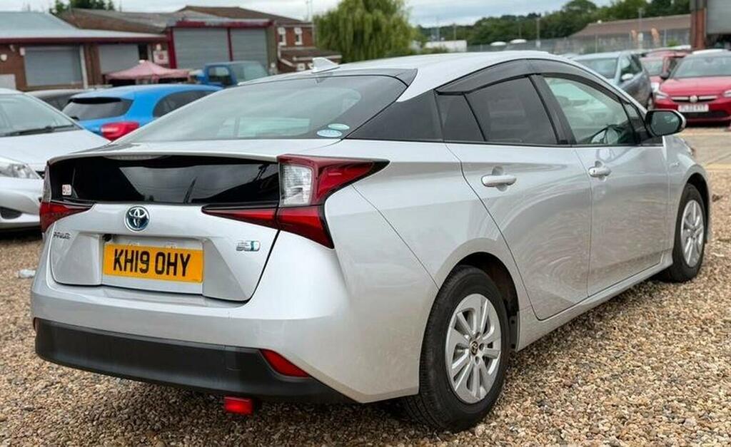 Toyota Prius 1.8 Vvt-i Hybrid S Cvt Black #5