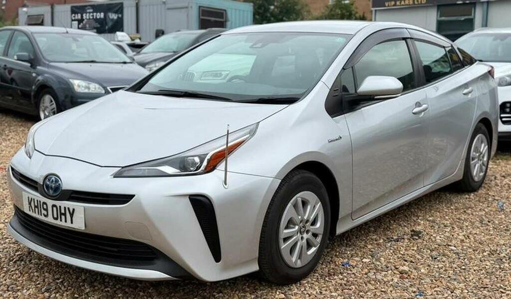 Toyota Prius 1.8 Vvt-i Hybrid S Cvt Black #2