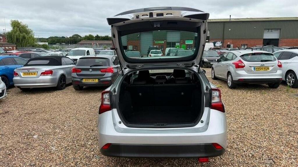 Toyota Prius 1.8 Vvt-i Hybrid S Cvt Black #6