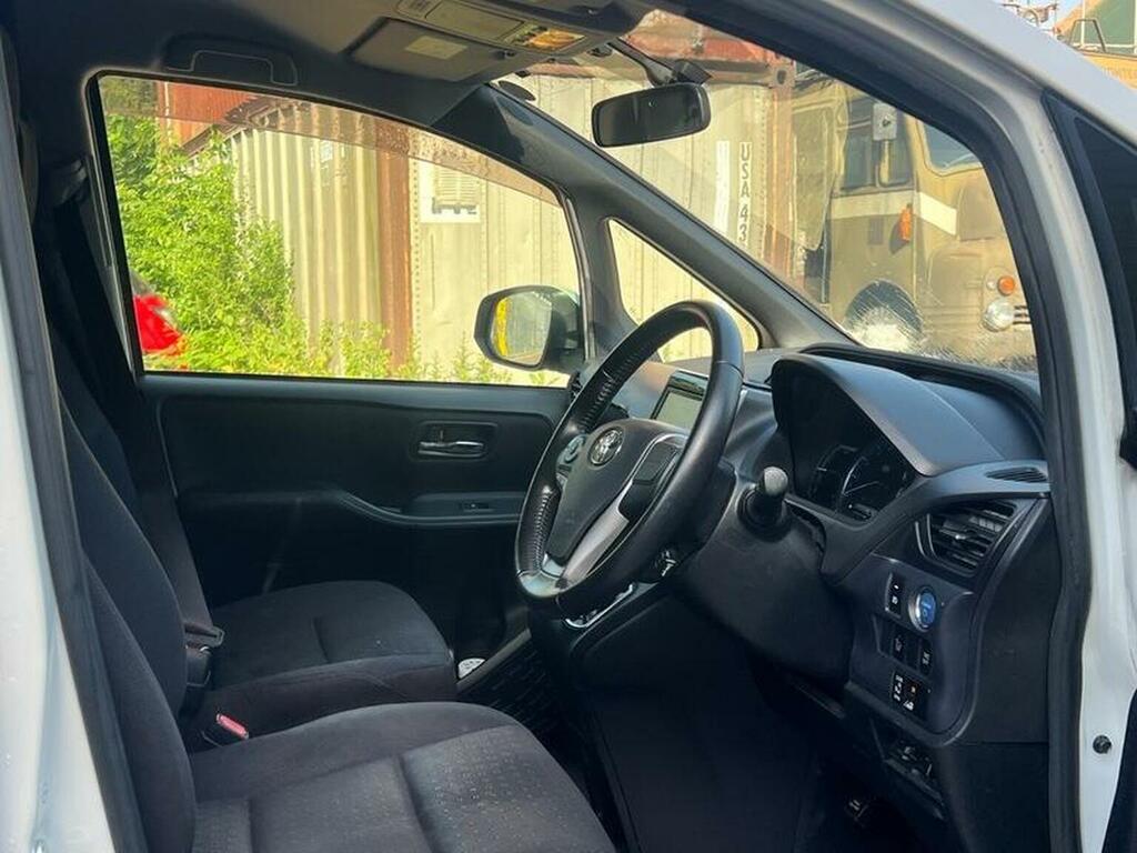 Toyota Voxy 1.8 Vvt-h Hybrid Zwr80 7 Seater Mpv White #12