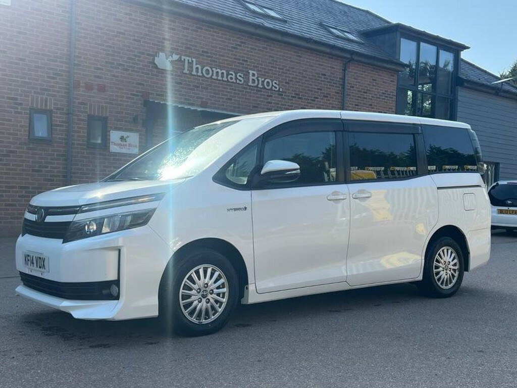 Toyota Voxy 1.8 Vvt-h Hybrid Zwr80 7 Seater Mpv White #19
