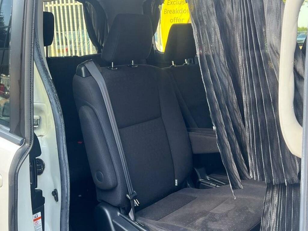 Toyota Voxy 1.8 Vvt-h Hybrid Zwr80 7 Seater Mpv White #11