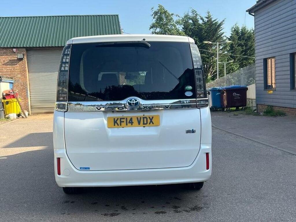 Toyota Voxy 1.8 Vvt-h Hybrid Zwr80 7 Seater Mpv White #8
