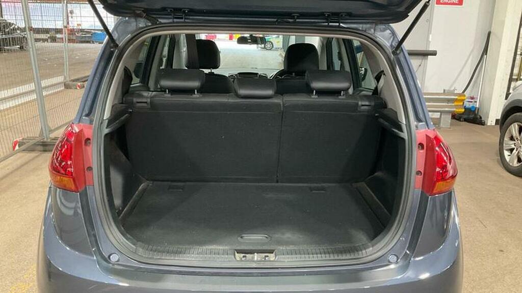 Kia Venga 1.6 4 Euro 6 Red #7