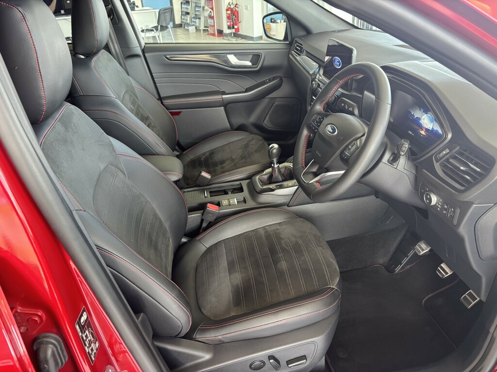 Ford Kuga 1.5 T Ecoboost St-line Edition Red #5