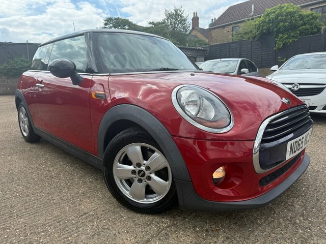 Mini Hatch Cooper D Hatchback Red