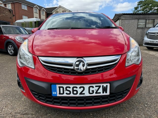 Vauxhall Corsa 16V Se Hatchback Red #2