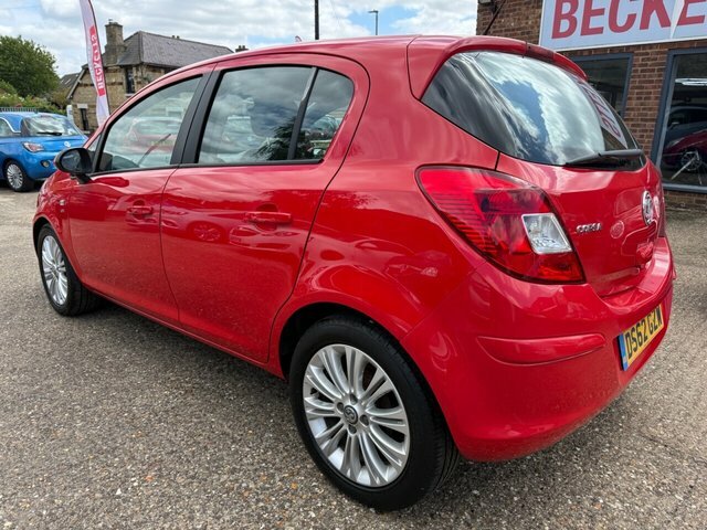 Vauxhall Corsa 16V Se Hatchback Red #5