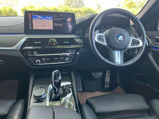 BMW 5 Series 2.0 520I Mht M LE70PPF Black #3