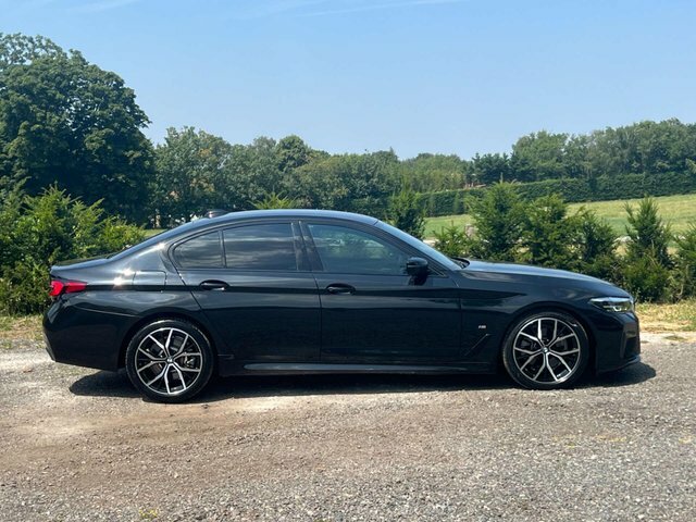 BMW 5 Series 2.0 520I Mht M LE70PPF Black #4
