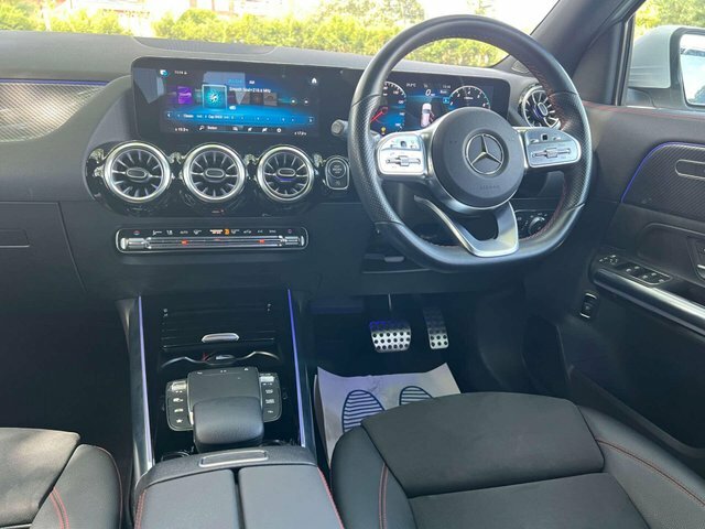 Mercedes-Benz GLA Class 1.3 Gla200 Amg Line GN21WJZ White #3