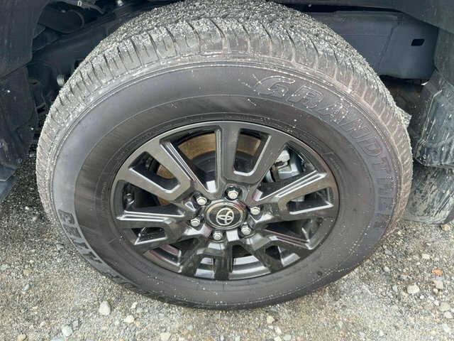 Toyota Land Cruiser 2.8 250 VX Suv White #6