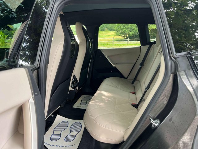 BMW iX IX X Drive40 M Sport White #24