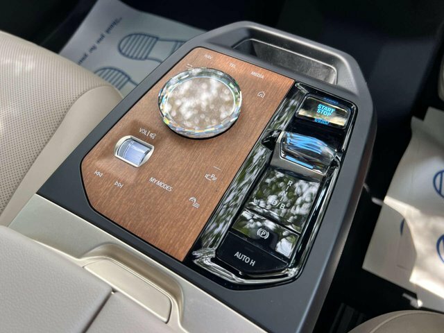 BMW iX IX X Drive40 M Sport White #49