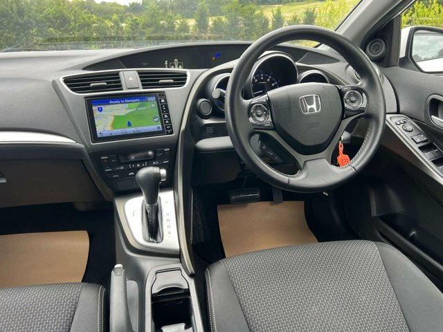 Honda Civic 1.8 I-vtec Se Plus White #3